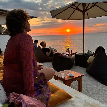The Edge Lembongan Villa